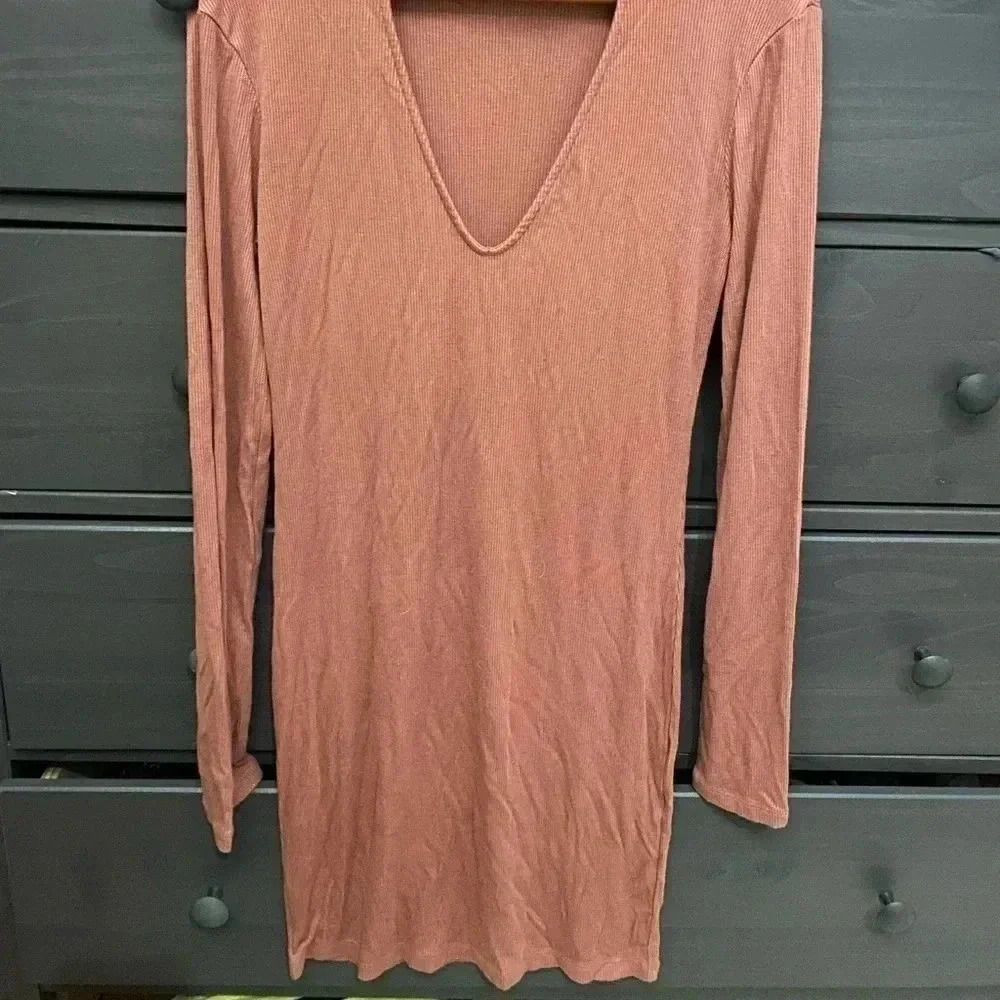 Ribbed dress - Picture 2 of 4